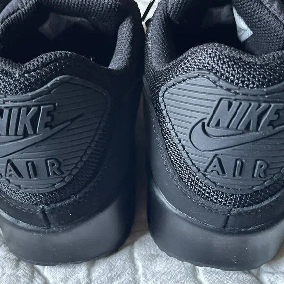 Nike Air Max 90 - men's size US 10 - black - Like New condition - Picture 5 of 8